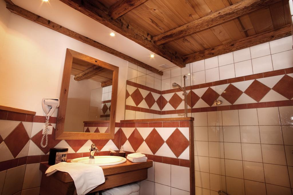 Auberge Du Moulin De Lere Vailly Екстериор снимка